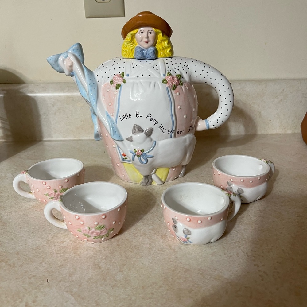 Little Bo Peep Teapot